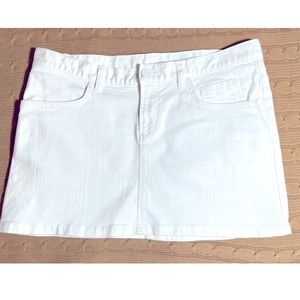 H&M white denim jean mini skirt